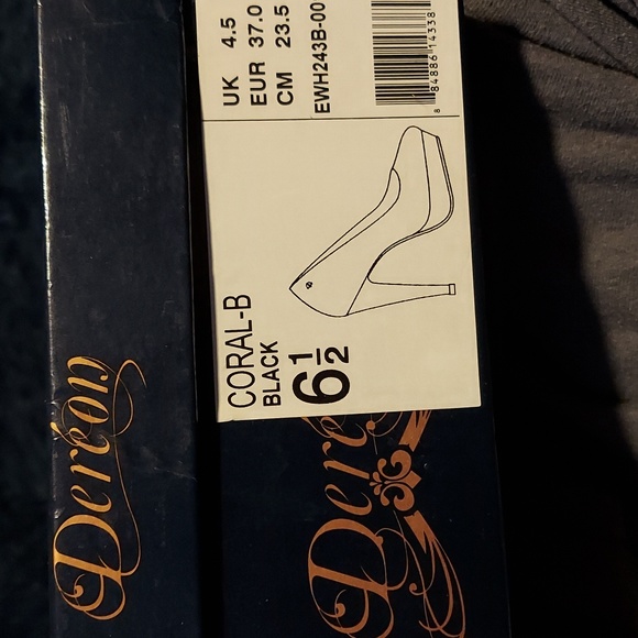 Black Sequins - Picture 2 of 2